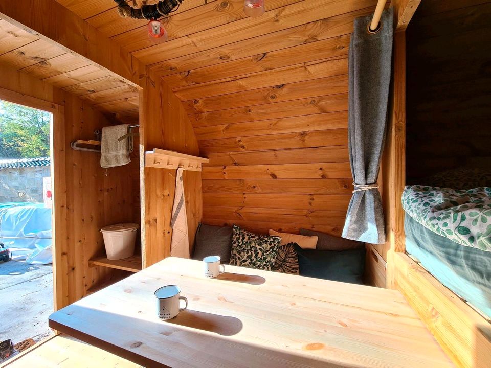 Vormontierter Bausatz oder komplett fertig Fasssauna Holzofen Saunafass Garten Sauna Harvia Saunatonne Haus Fassauna Badezuber Hot Tub Kamin Badefass Brennholz Feuertonne Tiny House Gartenhaus mobile in Erfurt