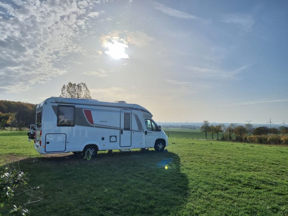 Bürstner Lyseo TD 744 Mod. 2018 Autark in Siegburg