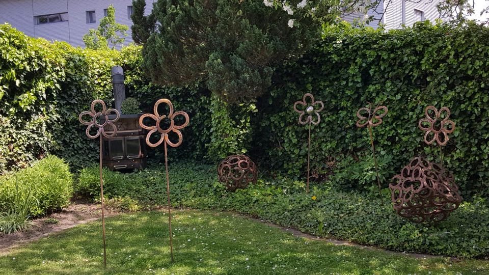 Hufeisen Kunst Garten Deko Hufeisenkugel Edelrost in Poppenhausen