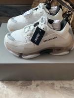 Neu BALENCIAGA Triple S Berlin - Zehlendorf Vorschau