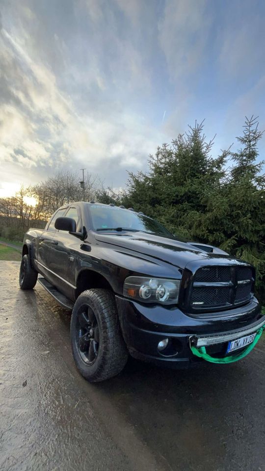 Dodge RAM 1500 v8 Hemi in Greifenstein