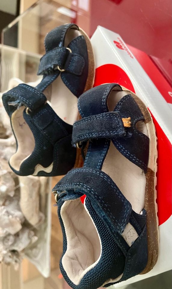 Sandalen Größe 24 Elefanten in Burgdorf