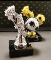 Pokal Fußball 13cm neutral silber o. gold / schw. neu OVP Nordrhein-Westfalen - Neuss Vorschau