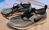 Nike Juvenate Sneaker 37,5 Niedersachsen - Jelmstorf Vorschau