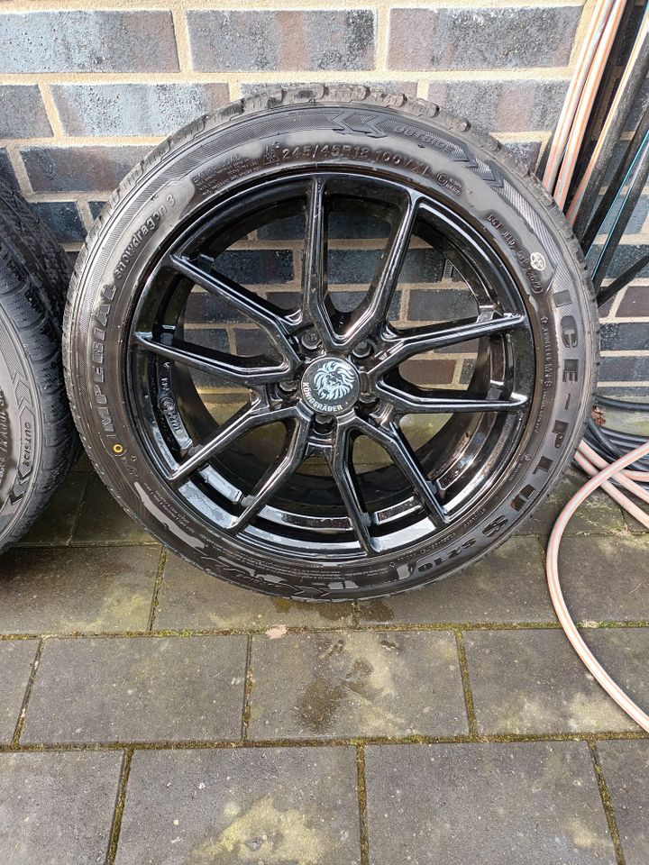 Winter Reifen auf Alu Felgen 8x18 Zoll LK 5x112 mit 245/45 R18 in Niederlangen