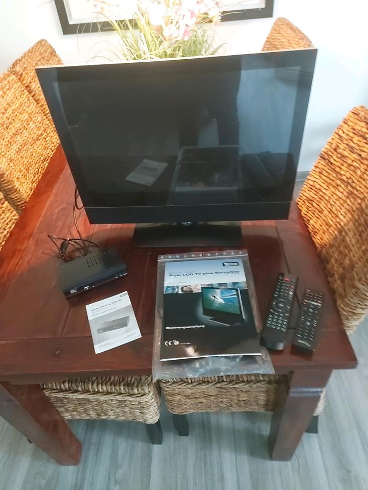 TEVION LCD TV mit neuem kleinen Receiver in Kleve