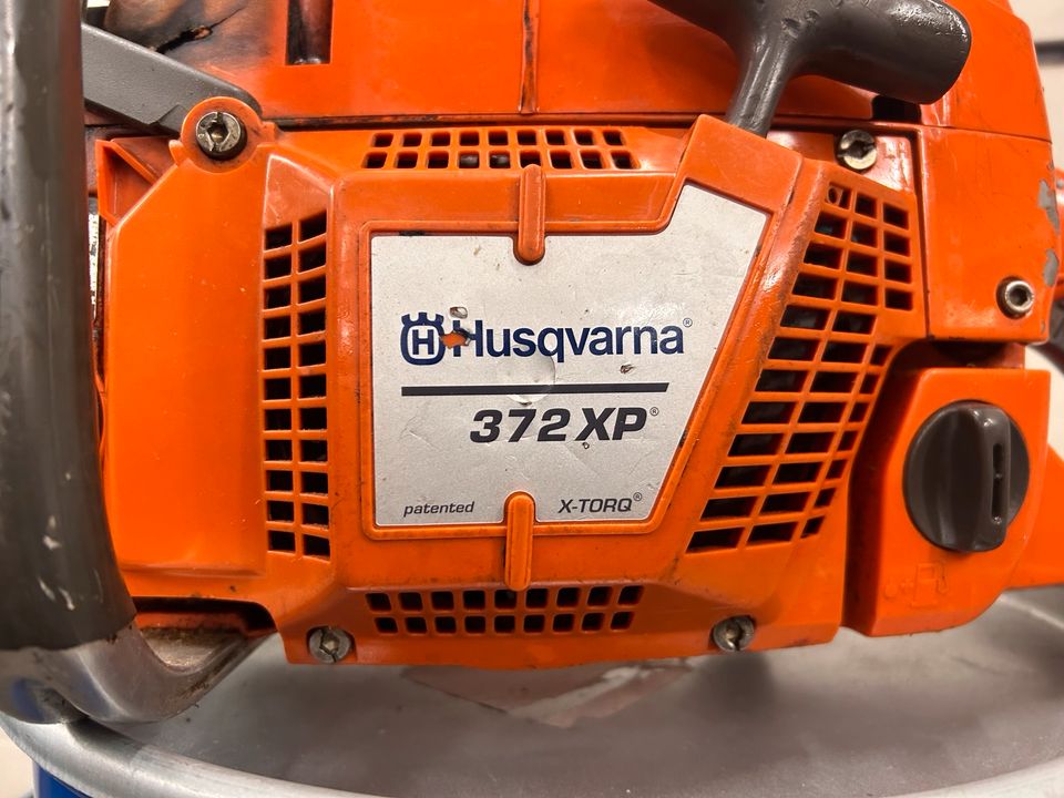 Kettensäge Fällsäge Husqvarna 372xp frischer Service in Moringen