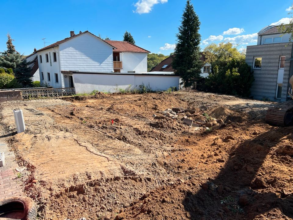 Fundament,Erdarbeiten,Aushub-arbeiten Baggerarbeit-Berliner Verbau in Darmstadt