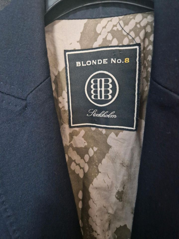 Blonde No. 8 Blazer in Düsseldorf