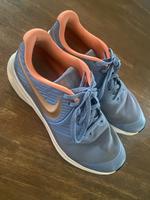 Nike Turnschuhe Gr.37 Nordrhein-Westfalen - Bottrop Vorschau