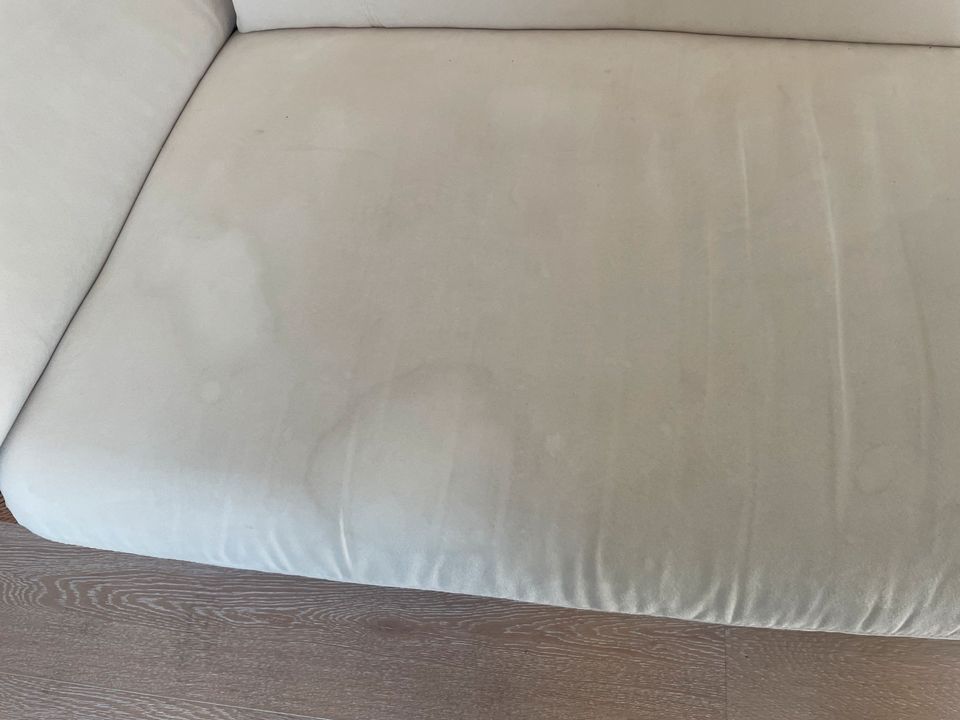Sofa Korb Zweisitzer Dreisitzer, ähnlich alcantara, kein Leder in Scharbeutz