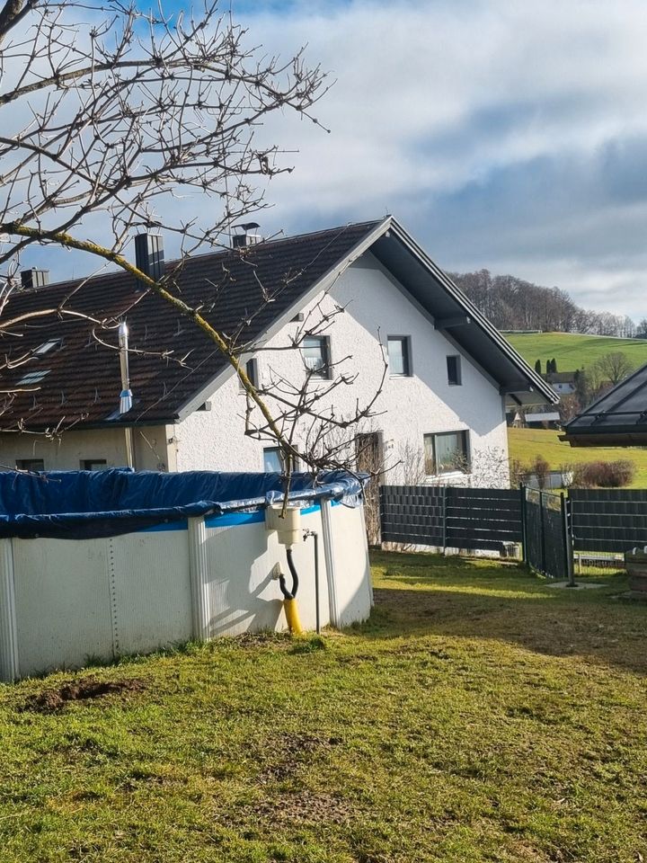 Zweifamilienhaus mit großem Garten im bayerischen Wald **** 435.000 VB ***** in Grainet