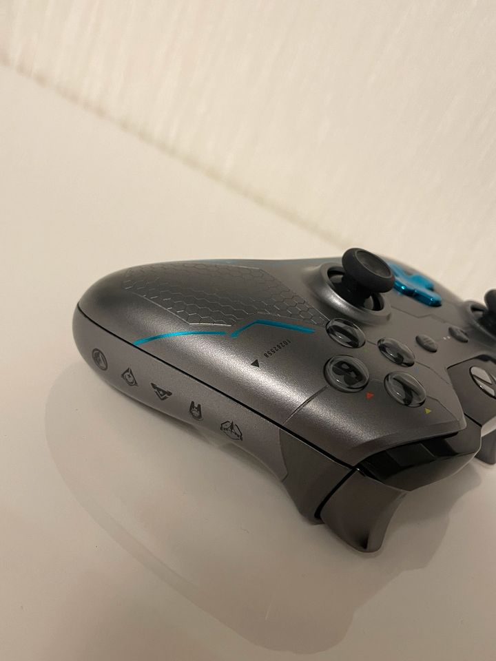 Xbox One Controller Halo 5 Spartan Locke Edition in Berlin