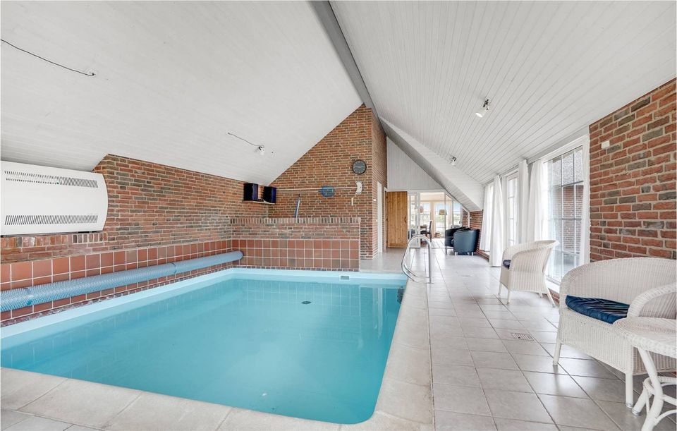 Ferienhaus mit Pool in Ringköbing (Dänemark) für 8 Personen + 2 H in Hamburg