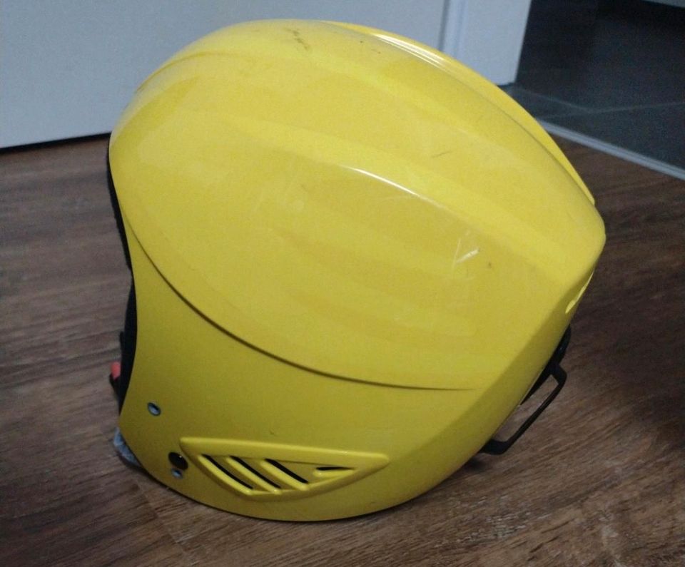 Skihelm zum Schlittenfahren Gr54-57 in Schwieberdingen