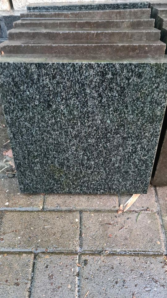 Granitplatten quadratisch in Leer (Ostfriesland)
