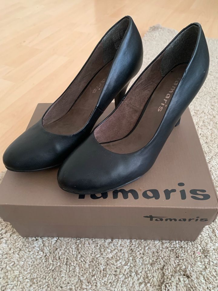 Tamaris Pumps High Heels Gr 39 in Hamburg