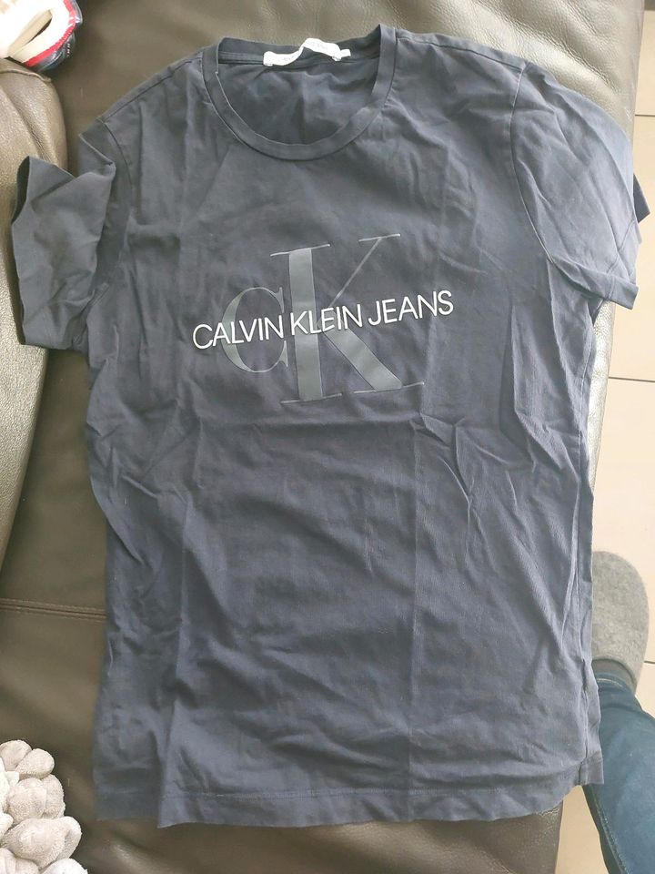 T-Shirt von  Calvin Klein  Gr M in Monheim am Rhein