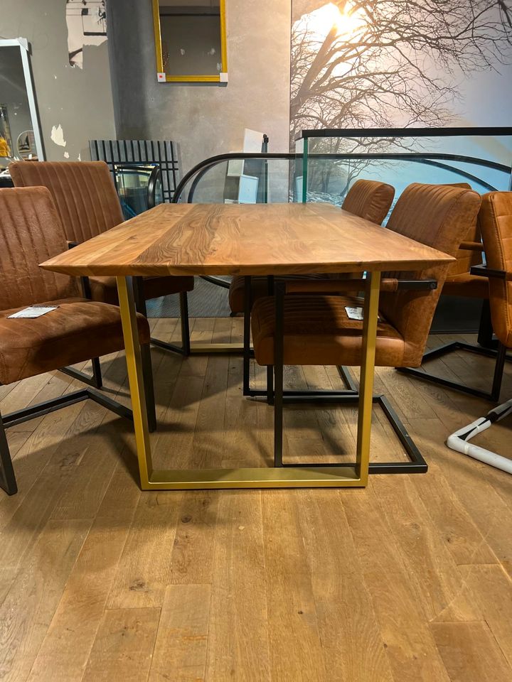 Esstisch Helles massiv Holz Tisch Goldene Kufen Füße in Oldenburg