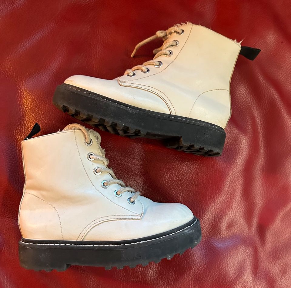 H&M Winterstiefel * Stiefel * Gr. 31 * Creme in Löchgau