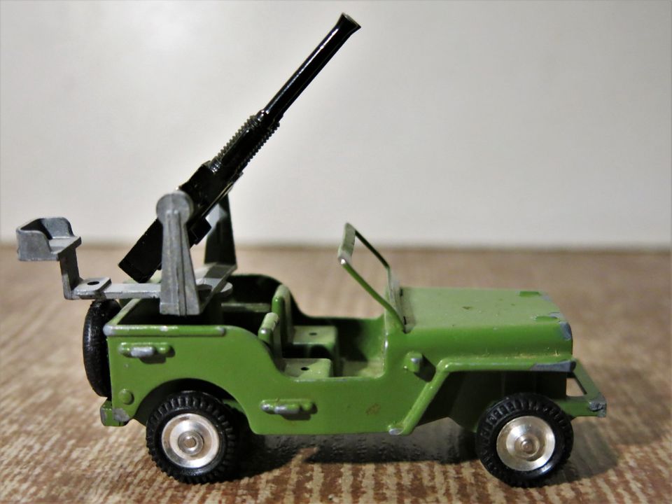 GAMA 904-5-6 Willys Jeep US Militär Geschütz-Wagen Blechspielzeug in Hückelhoven