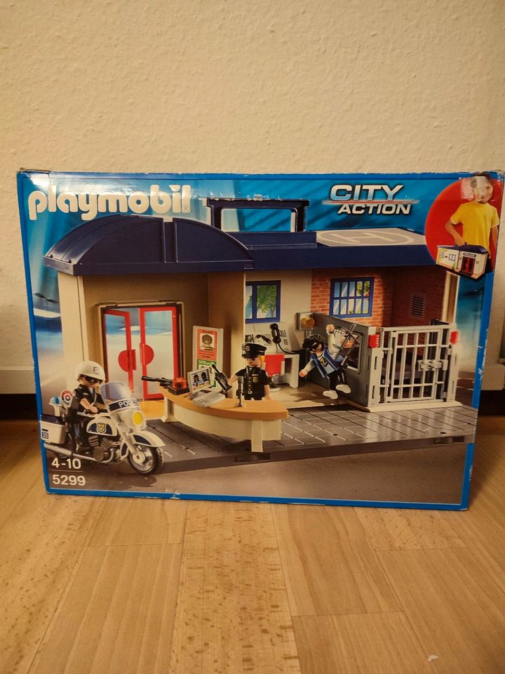 Komplett !! Playmobil 5299 Polizei Mitnehmzentrale in Wandsbek - Hamburg  Wellingsbüttel | Playmobil günstig kaufen, gebraucht oder neu | eBay  Kleinanzeigen ist jetzt Kleinanzeigen