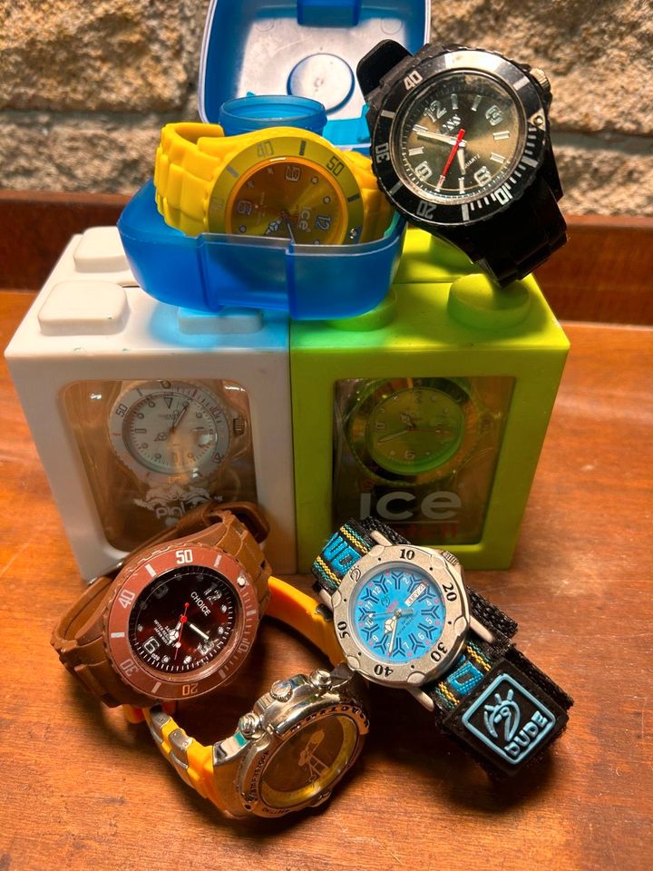 ICE Watches und andere vintage sportliche Armbanduhren in Esslingen