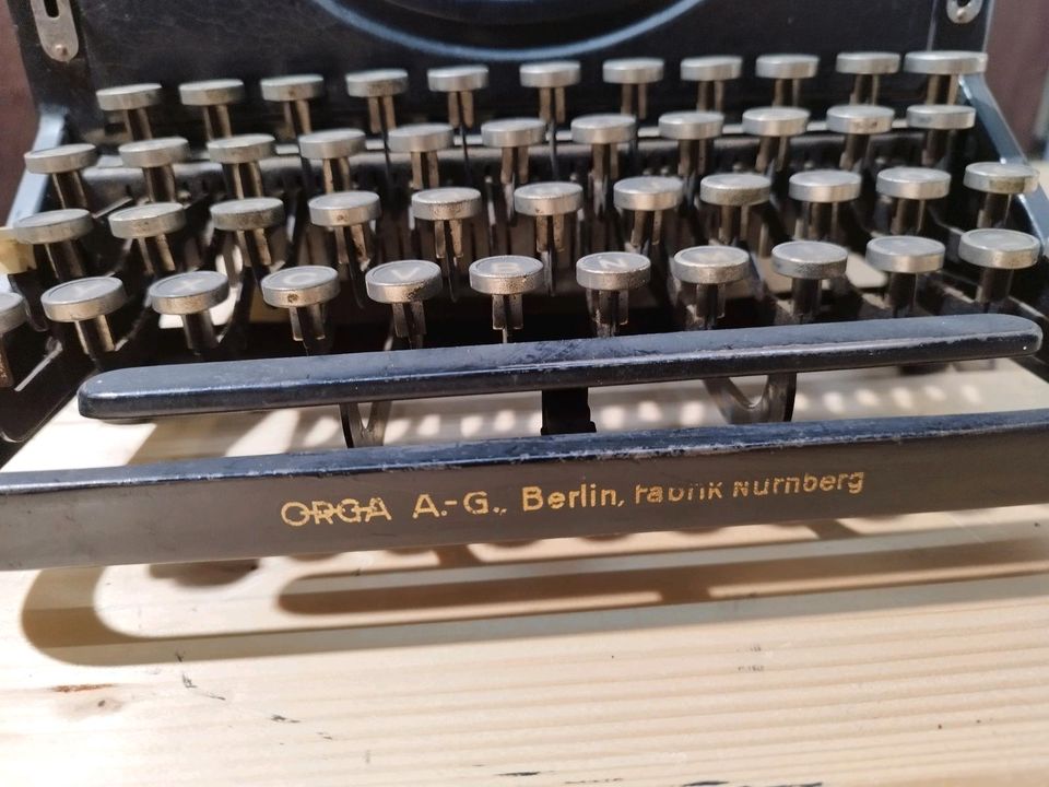 Alte Orga Model 9 Schreibmaschine in Mering