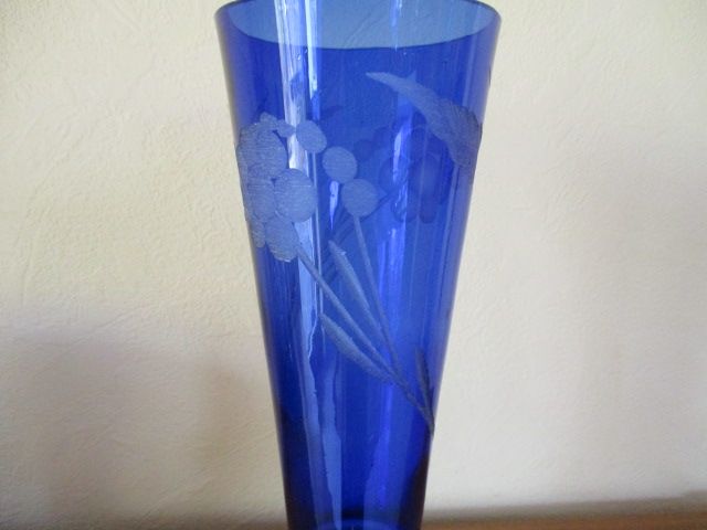 Glasvase Vase Glas Bleikristall blau Bleikristallvase je 7 Euro in Zeil