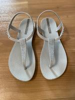 Ipanema Sandalen Silber Glitzer Gr. 37 Sachsen-Anhalt - Halle Vorschau