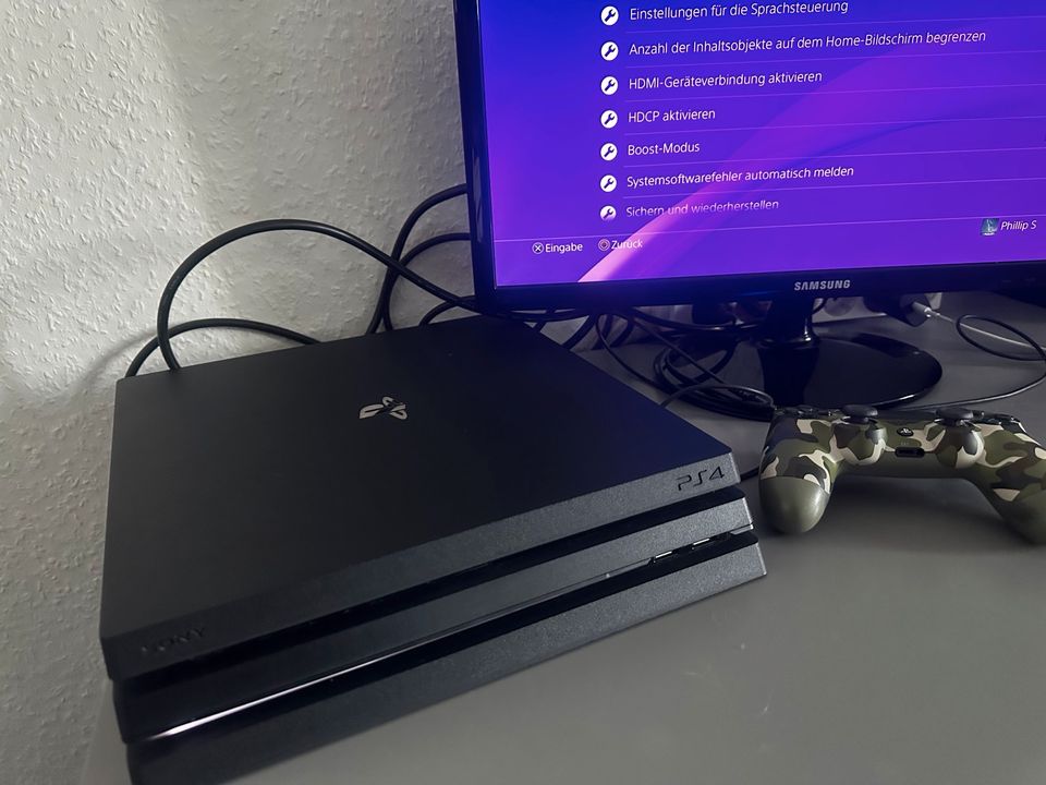 Ps4 Pro + 60hz Gaming Monitor in Berlin
