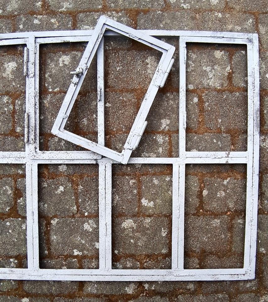Antikes Gusseisenfenster sandgestrahlt Gusseisen Gussfenster in Egestorf