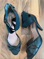 BULLBOXER High Heels Peep Toes  Nieten Gr. 41 Niedersachsen - Brake (Unterweser) Vorschau