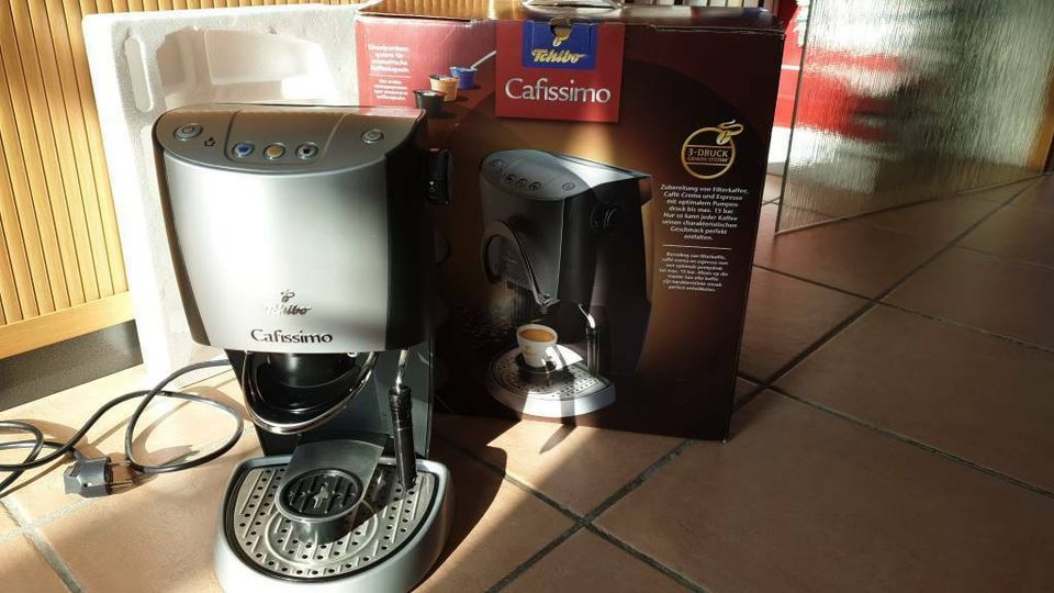 Tchibo Cafissimo Kaffee Maschine Kapseln Silber grau schwarz in Weinböhla