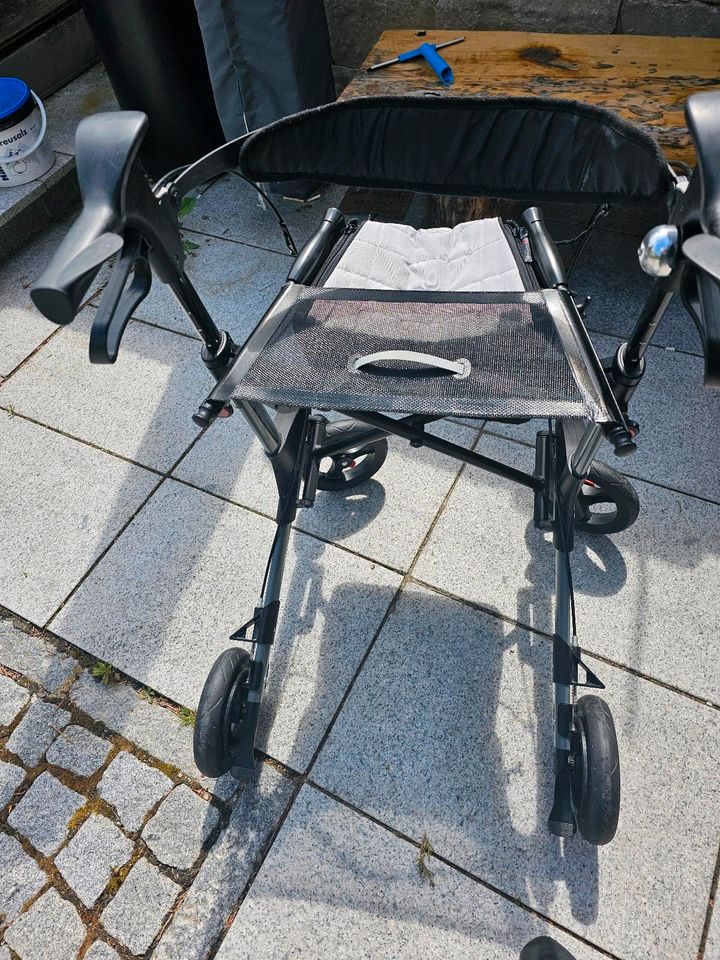 Rollator Gehhilfe Topro Troja 2G M Senioren in Taufkirchen Vils