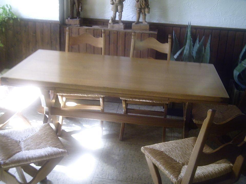 Esstisch mit 6 Stühlen in Barntrup
