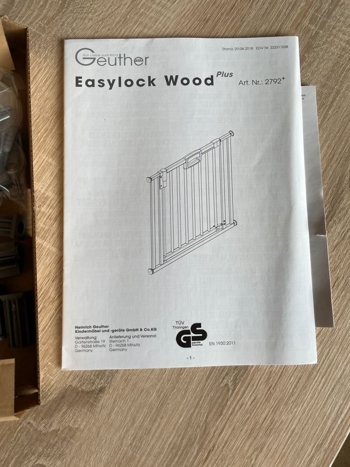 Geuther Türschutzgitter Easylock Wood Plus 68 - 76 cm in Kassel