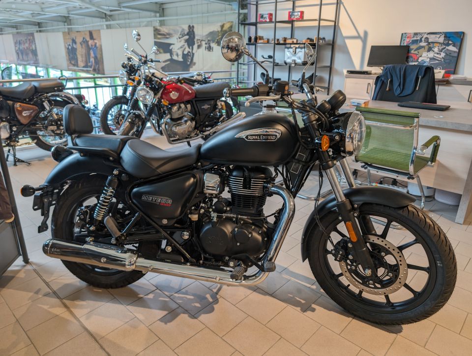 Royal Enfield Meteor 350 Stellar Stealth Black ABS in Olpe