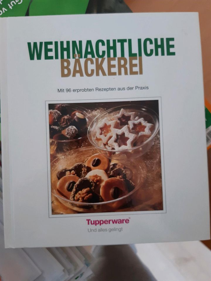 Weihnachtliche Bäckerei, Tupperware, backen, Plätzchen in Siegenburg