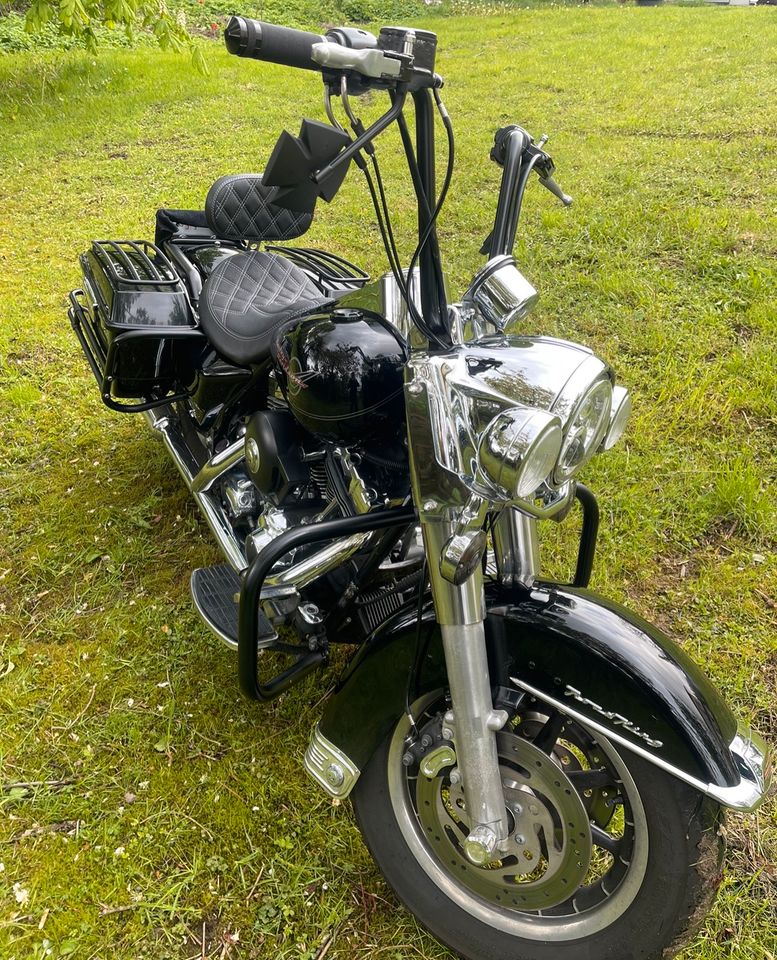 Harley-Davidson Road King FLHRi 2005 TC Twincam 88 in Dingolfing