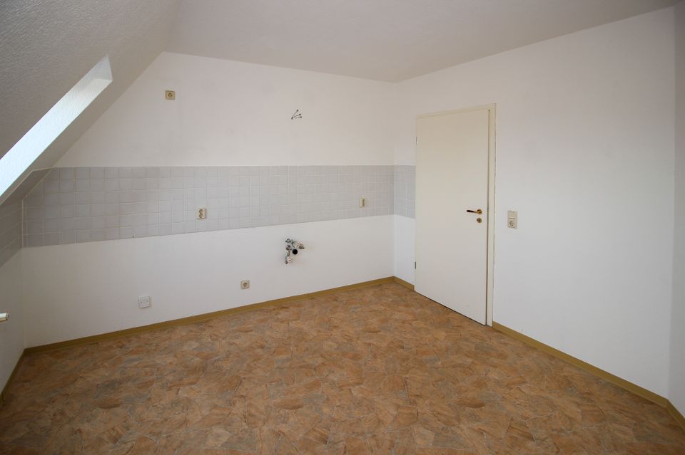 Ihre neue Dachgeschosswohnung! Sanierter Altbau! Zentrumsnahe Lage! in Naumburg (Saale)