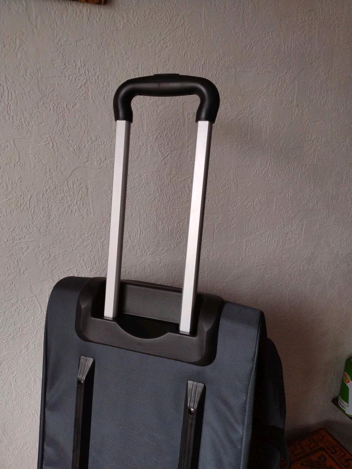 Reisetasche mit Rädern in Unterschönau