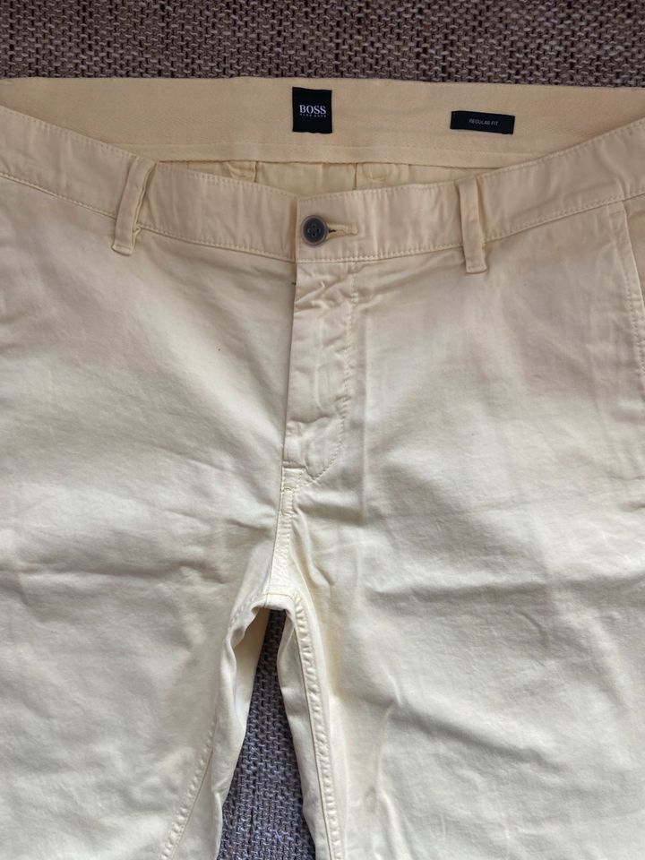 Boss Herren Shorts Neu, Gr 36, Gelb, Cotton Twill in Velbert