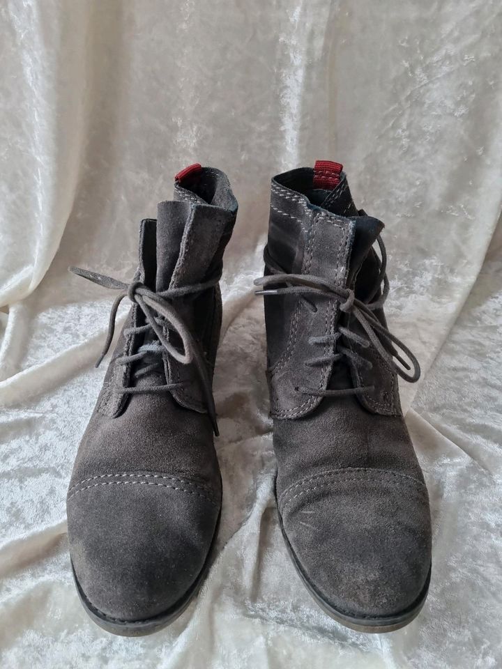 Stiefeletten Boots Schuhe Gr. 39 grau Marco Tozzi in Bad Arolsen