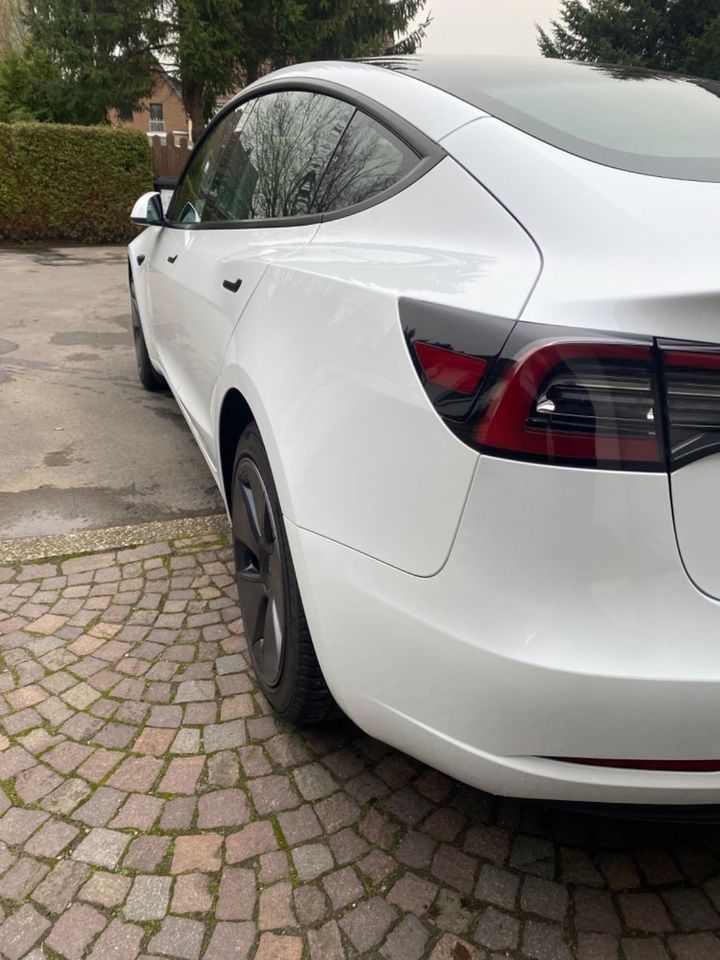 Tesla Model 3 Dual Motor AWD Long Range  So/Wi Reifen in Dortmund