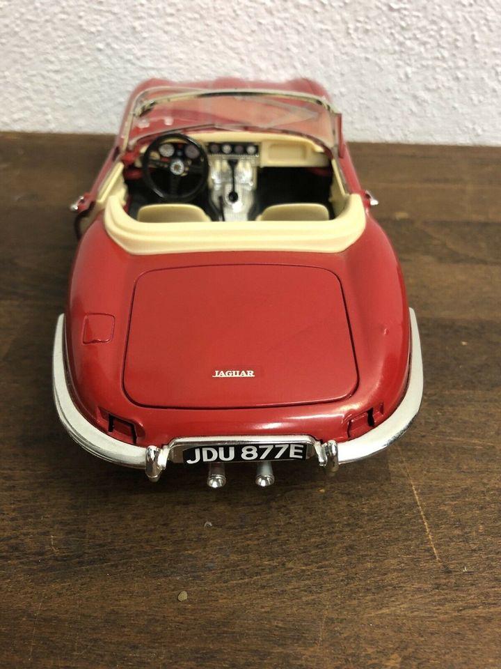 Jaguar Modellauto Cabriolet in Wächtersbach