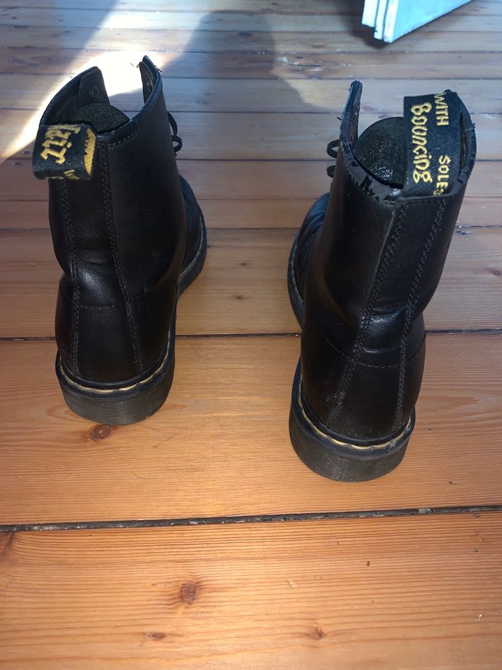 Dr. Martens 8 Loch schwarz - guter Zustand in Gießen