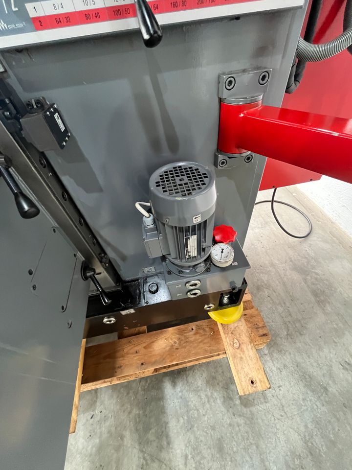Werkzeugfräsmaschine Fräsmaschine EMCO FB-4 aus Berufsschule in Weißenhorn