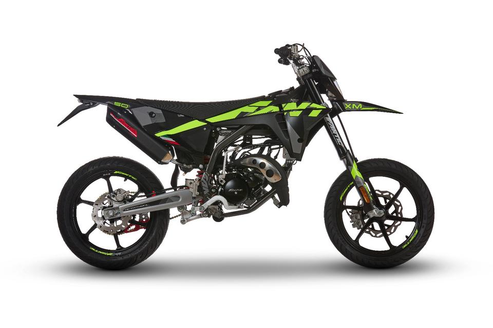 FANTIC XM 50 Motard PERFORMANCE 2025 MY25 50 Moped - Neufahrzeug in Mitterteich