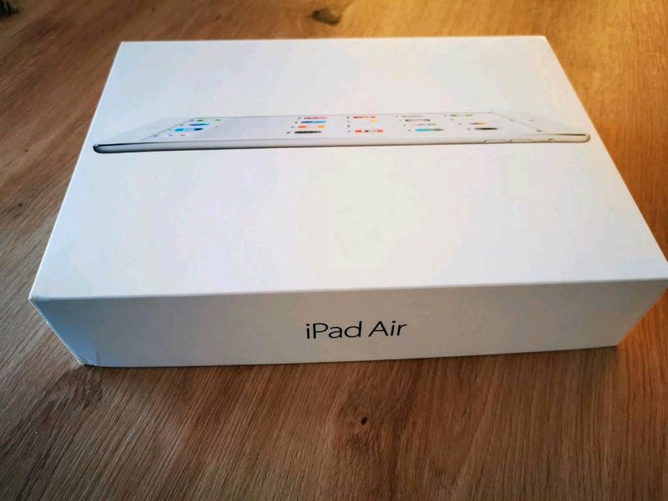 Apple Ipad Air 1. Generation 16 GB Silber in Brilon